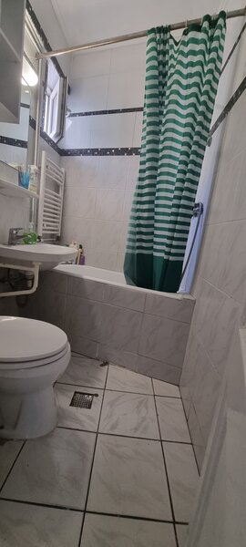 Universitate C.A. Rosetti nr 15 centru Magheru  proprietar